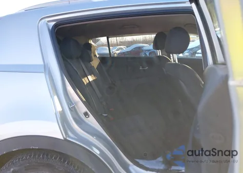 2015 Kia Sportage Lx z USA, uszkodzony, nr VIN KNDPBCAC1F7734066